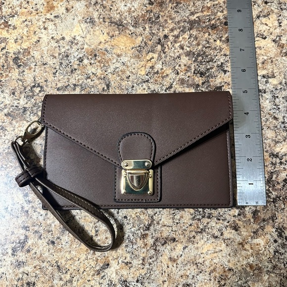 Unbranded Small Brown Faux Leather Wristlet Purse Wallet Gold Hardware Closure - Picture 7 of 12